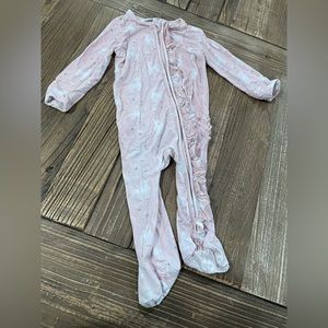 Caden Lane Pink Unicorn Footed Sleeper with ruffles on bottom 6/9 months.